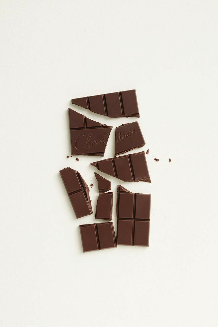 Chocolat, café, sucre : faut-il vraiment les bannir pour avoir une peau parfaite ?