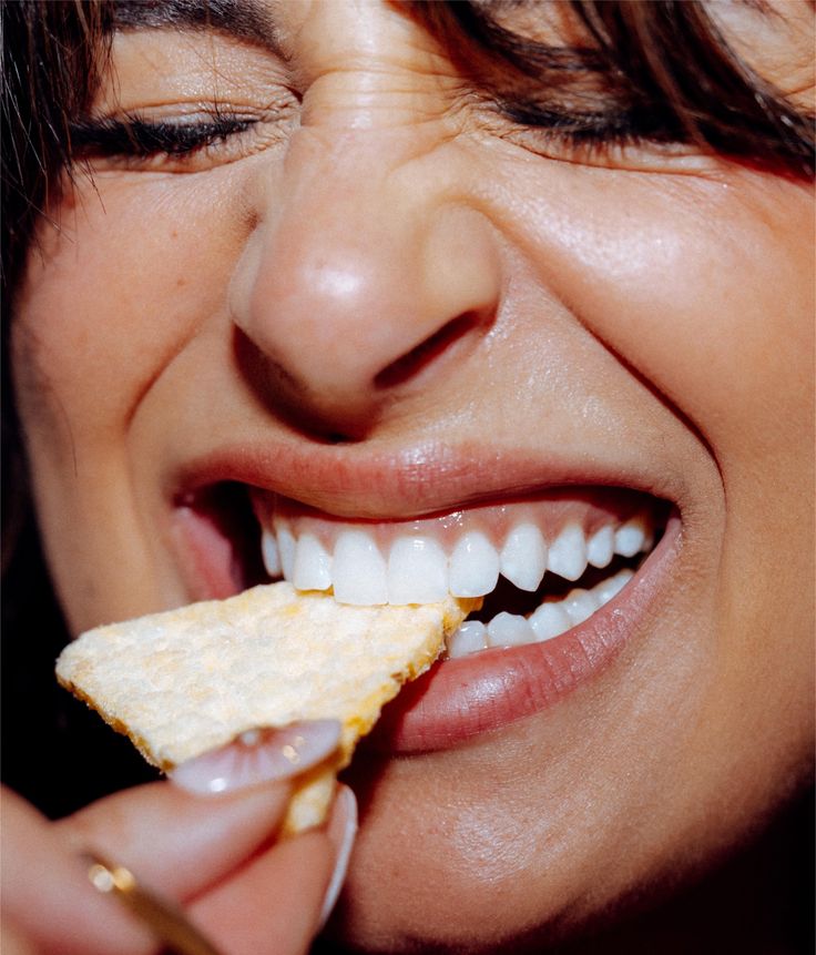 5 mauvaises habitudes alimentaires qui laissent des traces sur la peau