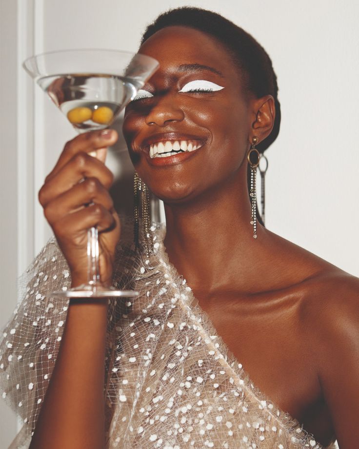 3 astuces beauté pour un make-up qui tient jusqu’au bout de la nuit